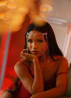 Kamilla - escort in Hong Kong Photo 7 of 12