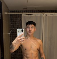 Kamilo Col - Male escort in Dubai