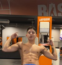 Kamilo Col - Male escort in Dubai