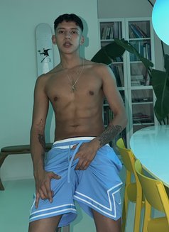 Kamilo Col - Male escort in Dubai Photo 5 of 15