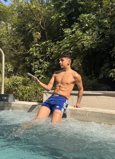 Kamilo Col - Male escort in Dubai Photo 13 of 15