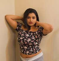 Kamya H - puta in Faridabad Photo 1 of 2