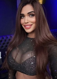 Kangana - Transsexual escort in Abu Dhabi Photo 1 of 8