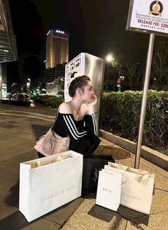 Kani - escort in Singapore Photo 5 of 5