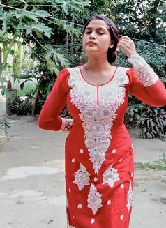 Karishma - escort in Mumbai Photo 2 of 3