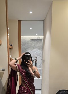 Kanika Arora - escort in Hyderabad Photo 9 of 21