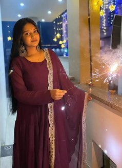 Kanika Independent Girl in Delhi - escort in New Delhi Photo 2 of 6