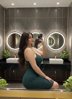 Kanika - escort in Mumbai Photo 3 of 5