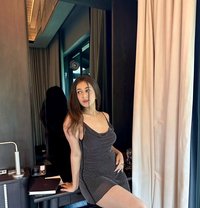 Kanika - puta in Kolkata Photo 1 of 2