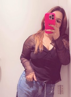 Kanika - escort in Mumbai Photo 2 of 6