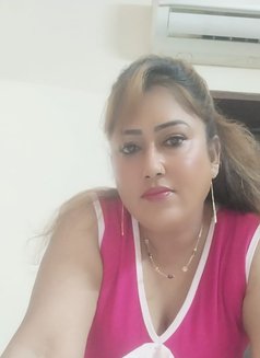 Kanika - puta in Mumbai Photo 3 of 5