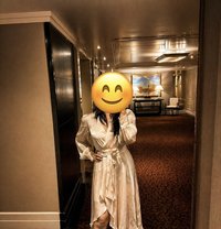 Kanika Kapoor - escort in Mumbai