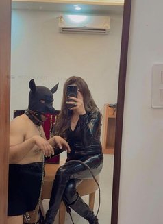 Kanika mistres ( big mota dick ) - Transsexual escort in Noida Photo 5 of 11