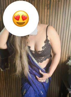 Kanika ray - puta in New Delhi Photo 7 of 12