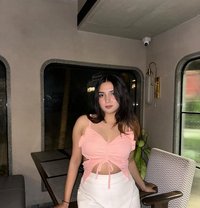 Kanishka Escort - puta in Hyderabad Photo 1 of 3