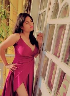 Kanishka - escort in Bangalore Photo 4 of 5