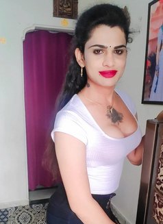 Kanishka - Transsexual escort in Hyderabad Photo 3 of 4