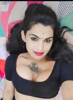 Kanishka - Transsexual escort in Hyderabad Photo 5 of 7
