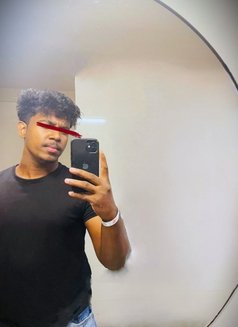 Kanishka - Male escort in Colombo Photo 1 of 1