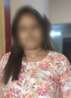 Kanmani Aunty Tamil - escort in Chennai Photo 1 of 3