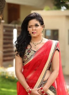 Telugu serial actress No advance - puta in Bangalore Photo 2 of 6