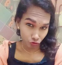 Kannasilky - Acompañantes transexual in Hyderabad