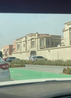 Kansas - Acompañantes transexual in Muscat Photo 1 of 3