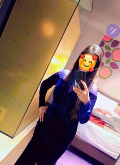 Kanu Genuine Queen Real Meet & Cam Show - puta in Bangalore Photo 1 of 3