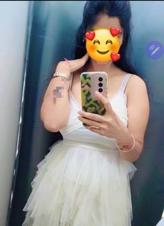 Kanu Genuine Queen Real Meet & Cam Show - puta in Bangalore Photo 2 of 3