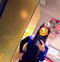 Kanu Genuine Queen Real Meet & Cam Show - puta in Bangalore