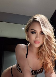 Kara - Transsexual escort in Al Ain Photo 2 of 17