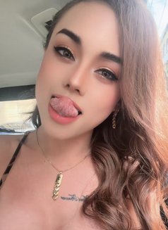 Kara - Transsexual escort in Al Ain Photo 5 of 10