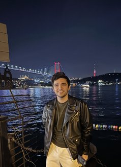 Karam - Male escort in İstanbul Photo 1 of 7