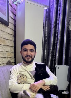 Karam - Male escort in İstanbul Photo 4 of 7