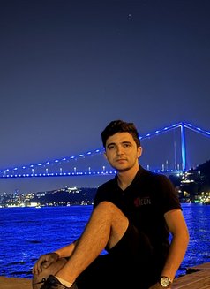 Karam - Acompañantes masculino in İstanbul Photo 12 of 12