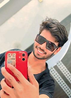 Karan 7 - Acompañantes masculino in Lucknow Photo 3 of 4