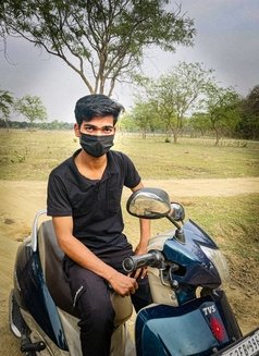 Karan 9198 - Male escort in New Delhi Photo 1 of 4