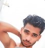 Karan 9198 - Acompañantes masculino in New Delhi Photo 1 of 3