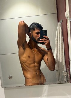 Karan - Male escort in New Delhi Photo 21 of 25