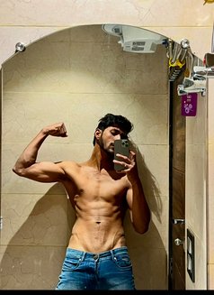 Karan - Male escort in New Delhi Photo 22 of 25