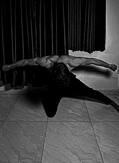 Karan - Male escort in Gurgaon Photo 12 of 27