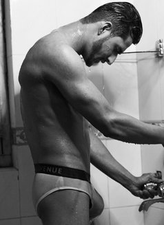 Karan - Male escort in Gurgaon Photo 13 of 27