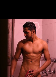 Karan - Male escort in Gurgaon Photo 19 of 27