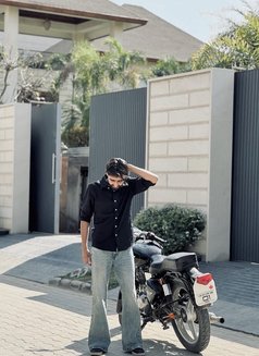 Karan - Male escort in Jaipur Photo 2 of 3