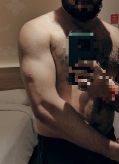 Karan_8.5inch_thicknlarge - Male escort in Mumbai Photo 2 of 4