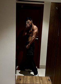 Karan - Acompañantes masculino in New Delhi Photo 21 of 21