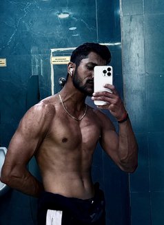 Karan - Male escort in New Delhi Photo 28 of 29