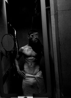 Karan - Male escort in New Delhi Photo 24 of 26