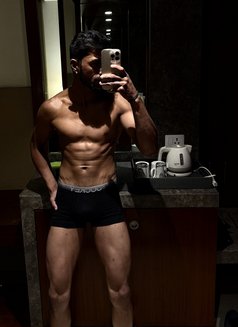 Karan - Male escort in New Delhi Photo 27 of 28