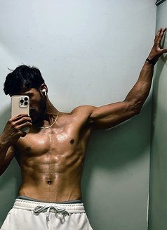 Sam - Acompañantes masculino in New Delhi Photo 2 of 10
